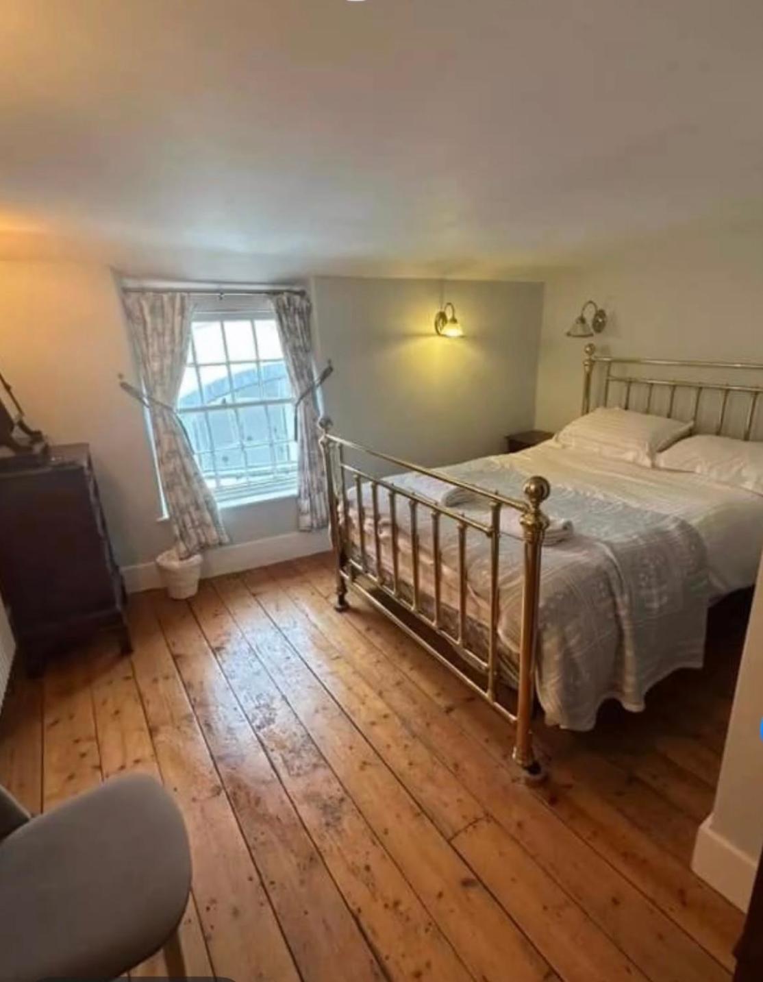 Little Monmouth 4 Bedroom Cottage, Old Town Lyme Regis, Dog Friendly And Parking Eksteriør bilde