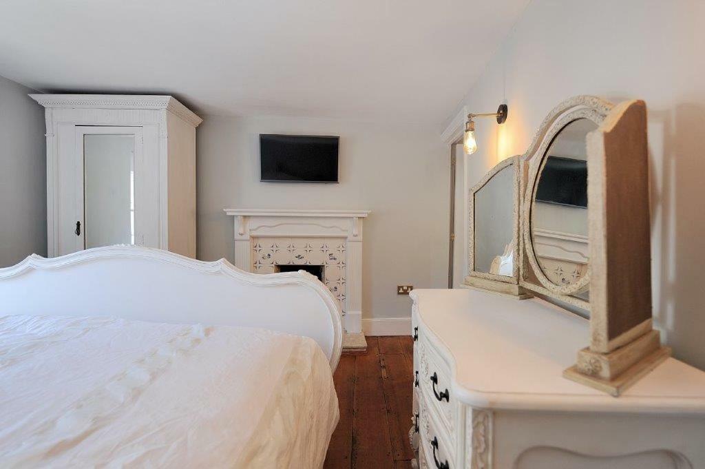 Little Monmouth 4 Bedroom Cottage, Old Town Lyme Regis, Dog Friendly And Parking Eksteriør bilde
