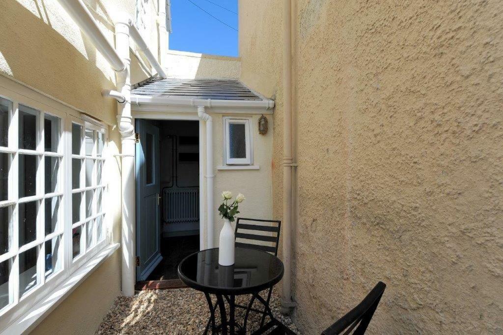 Little Monmouth 4 Bedroom Cottage, Old Town Lyme Regis, Dog Friendly And Parking Eksteriør bilde